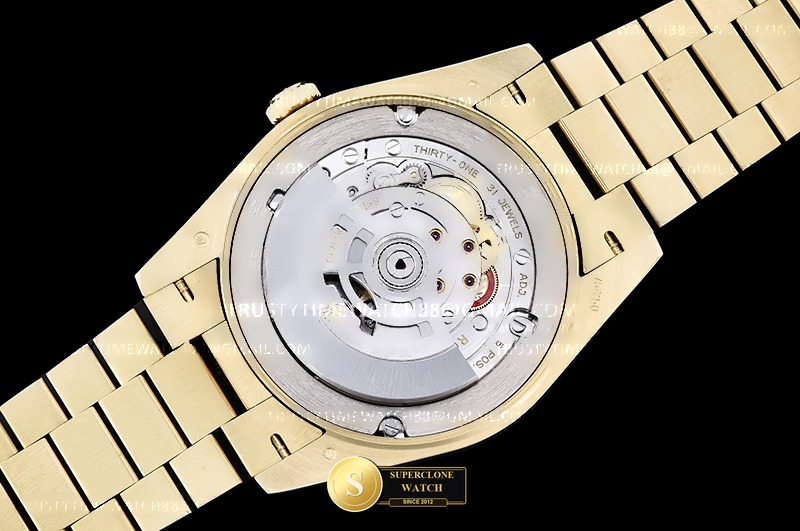 Rolex Ref. RDD0382A RCF - On-Wrist Presence & Case Thickness View (Photo 17 of 33)