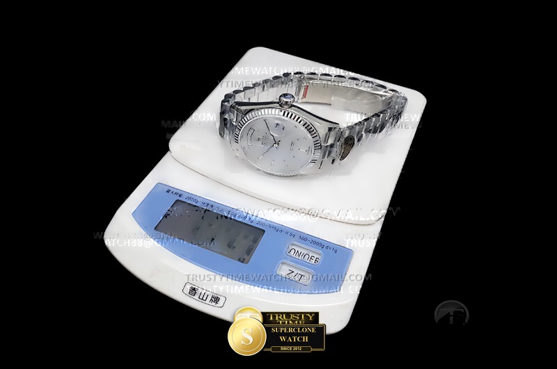 Rolex Ref. RDD0383A KF - On-Wrist Presence & Case Thickness View (Photo 25 of 25)