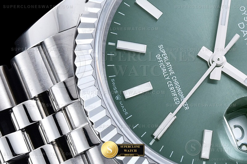 Rolex Ref. RDJ0471D QF - On-Wrist Presence & Case Thickness View (Photo 7 of 28)