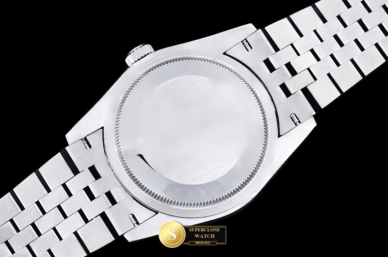 Rolex Ref. RDJ0473F QF - On-Wrist Presence & Case Thickness View (Photo 17 of 28)