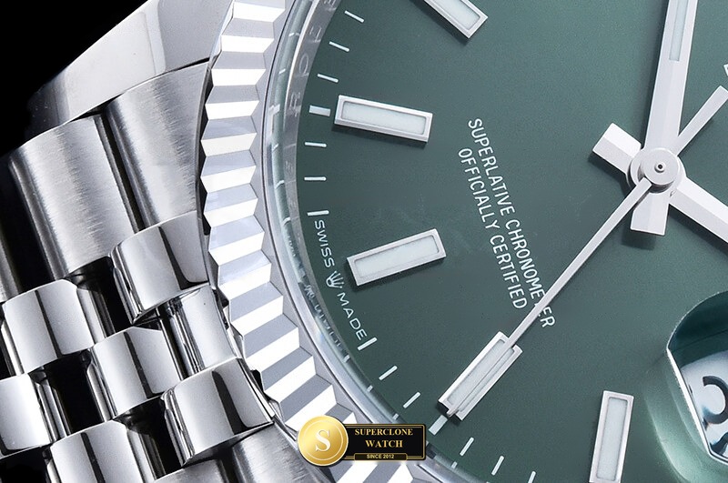 Rolex Ref. RDJ0476B CLEAN PLUS - On-Wrist Presence & Case Thickness View (Photo 7 of 28)