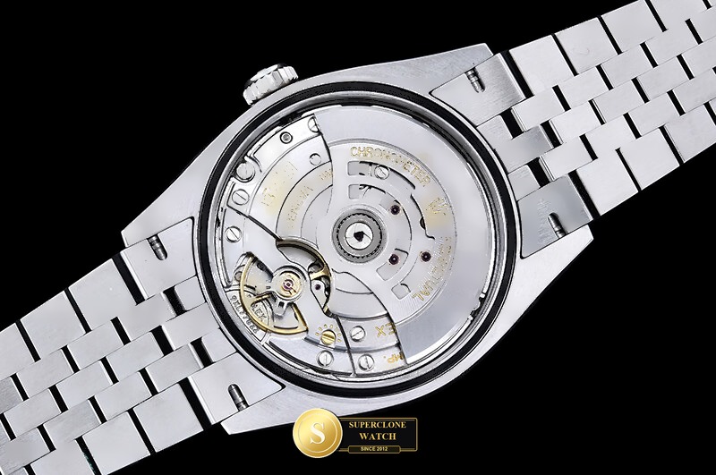 Rolex Ref. RDJ0476E CLEAN PLUS - On-Wrist Presence & Case Thickness View (Photo 19 of 28)