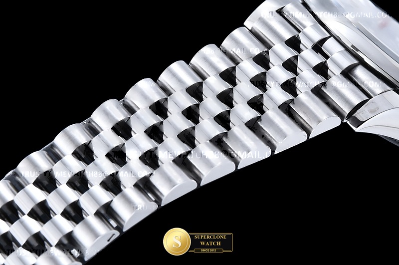 Rolex Ref. RDJ0477B VSF - Crown Guard & Dial Lume Verification (Photo 14 of 27)