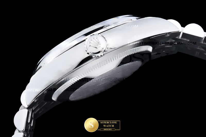 Rolex Ref. RDJ0477B VSF - On-Wrist Presence & Case Thickness View (Photo 15 of 27)