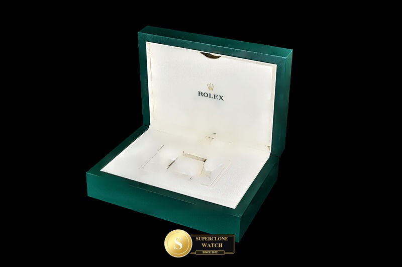 Rolex Ref. ROLBOX010 ASIAN - Lug-to-Lug & Rehaut Engraving View (Photo 5 of 43)