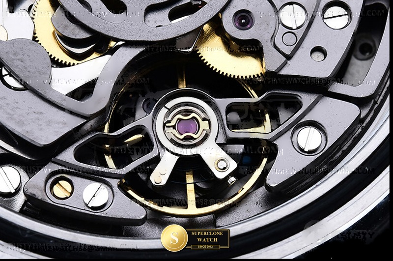 Rolex Ref. ROLDYT0720 GETF - On-Wrist Presence & Case Thickness View (Photo 21 of 24)