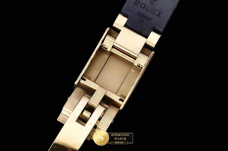 Rolex Ref. 116518 EWE - On-Wrist Presence & Case Thickness View (Photo 15 of 32)