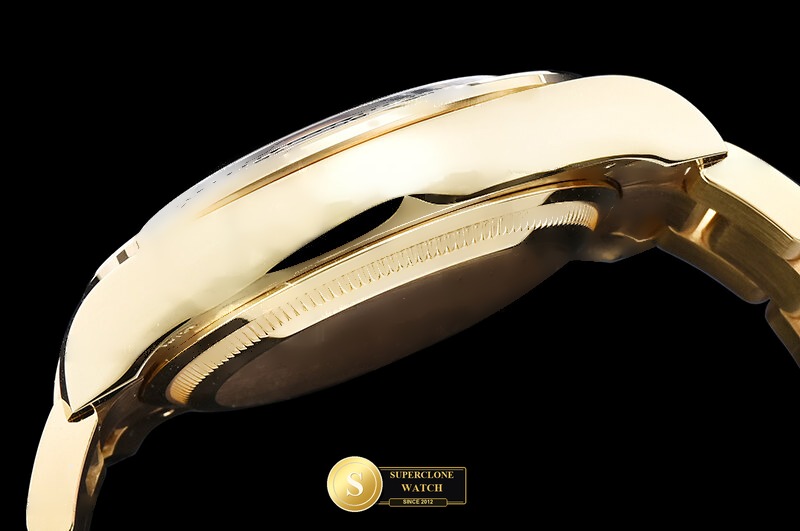 Rolex Ref. 126508 CLEAN PLUS - On-Wrist Presence & Case Thickness View (Photo 17 of 33)