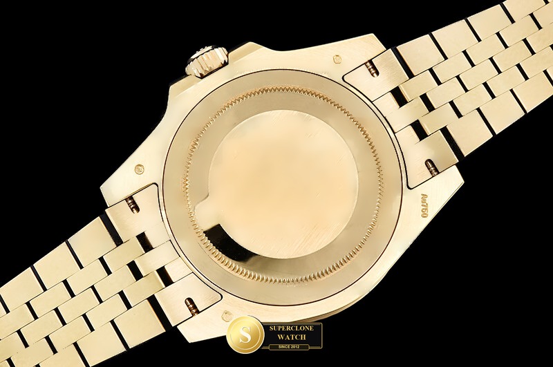 Rolex Ref. 126718GRNR ARF - On-Wrist Presence & Case Thickness View (Photo 19 of 34)