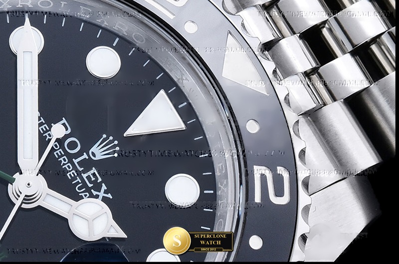 Rolex Ref. 126710GRNR PLAY - Lateral Bezel & Sapphire Crystal Profile (Photo 6 of 30)