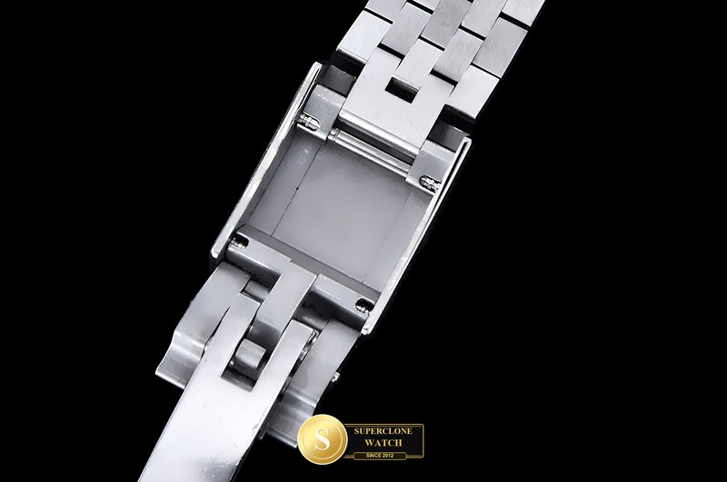 Rolex Ref. 126710BLRO VF - On-Wrist Presence & Case Thickness View (Photo 15 of 31)