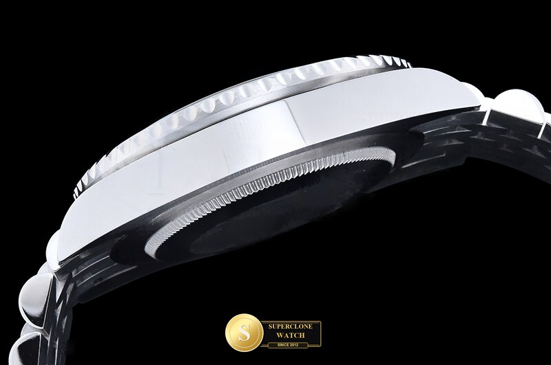 Rolex Ref. 126710BLRO VF - On-Wrist Presence & Case Thickness View (Photo 17 of 31)