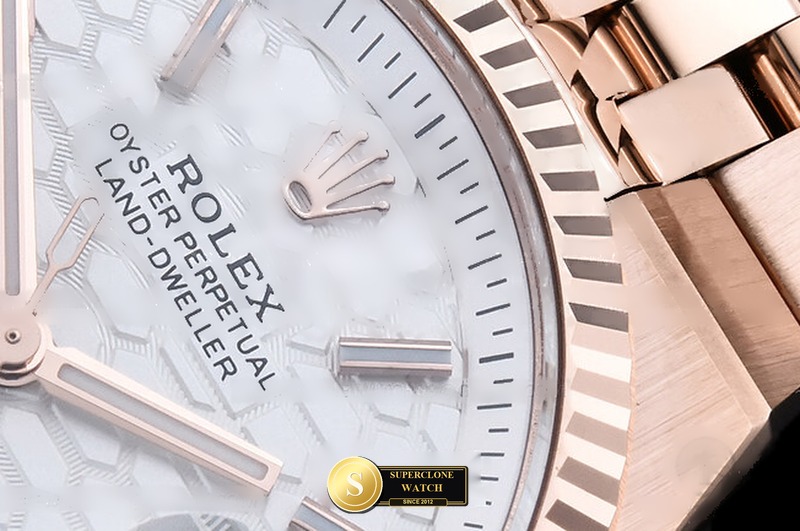 Rolex Ref. ROLLD006A K5F - Lateral Bezel & Sapphire Crystal Profile (Photo 6 of 28)