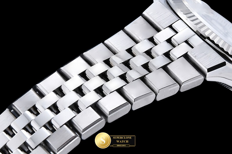 Rolex Ref. ROLLD007B K5F - On-Wrist Presence & Case Thickness View (Photo 11 of 28)