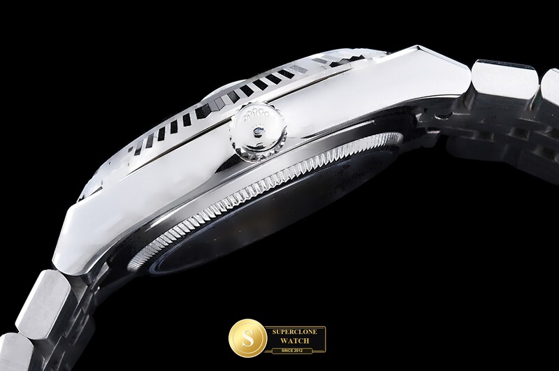 Rolex Ref. ROLLD007B K5F - Crown Guard & Dial Lume Verification (Photo 16 of 28)