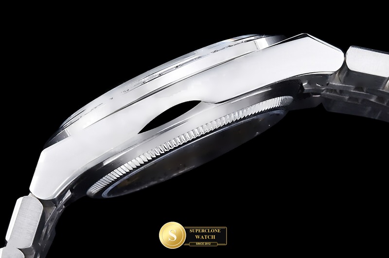 Rolex Ref. ROLLD007B K5F - On-Wrist Presence & Case Thickness View (Photo 19 of 28)