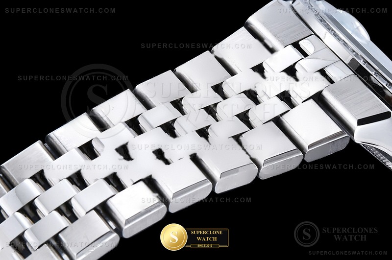 Rolex Ref. ROLLD007C K5F - On-Wrist Presence & Case Thickness View (Photo 11 of 27)