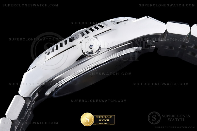 Rolex Ref. ROLLD007C K5F - On-Wrist Presence & Case Thickness View (Photo 15 of 27)