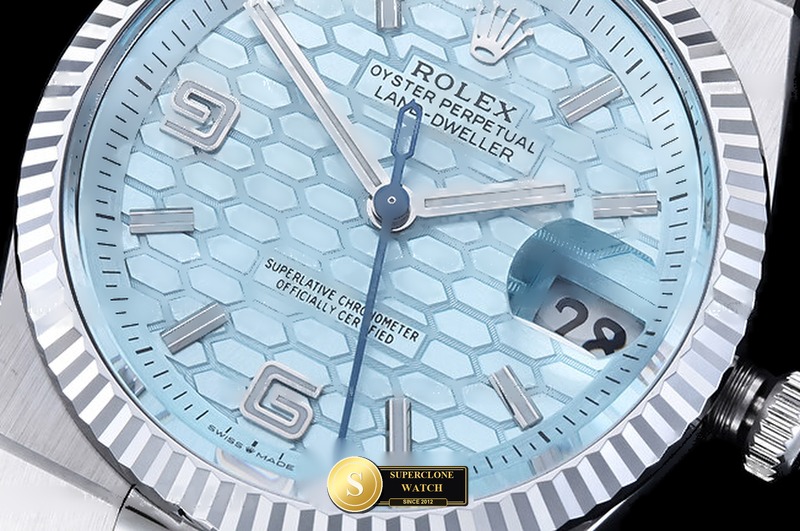 Rolex Ref. ROLLD011B YY - Lug-to-Lug & Rehaut Engraving View (Photo 5 of 25)