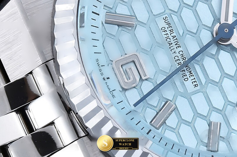 Rolex Ref. ROLLD011B YY - On-Wrist Presence & Case Thickness View (Photo 7 of 25)