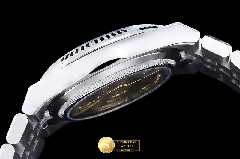 Rolex Ref. ROLLD011B YY - Crown Guard & Dial Lume Verification (Photo 14 of 25)