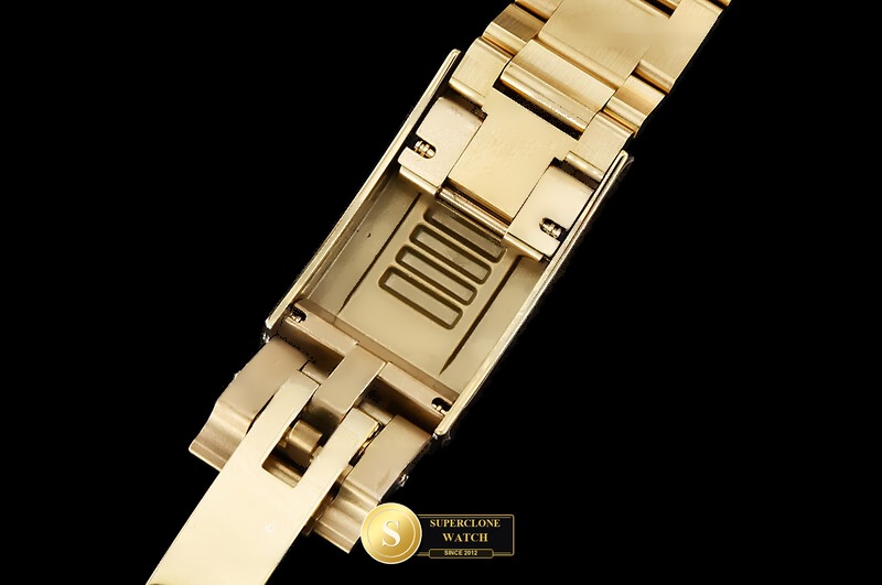 Rolex Ref. 126618LB THB - On-Wrist Presence & Case Thickness View (Photo 17 of 27)