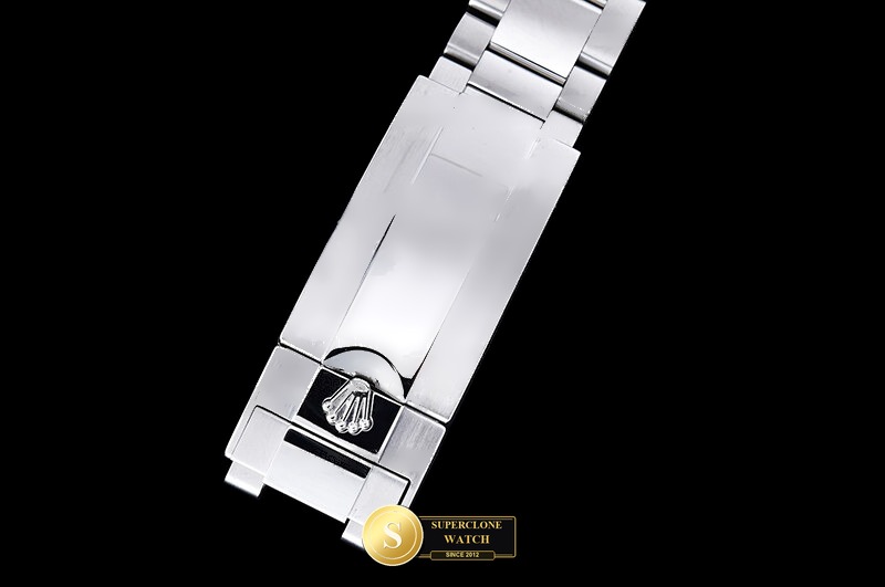Rolex Ref. 126619LB QF - On-Wrist Presence & Case Thickness View (Photo 13 of 34)