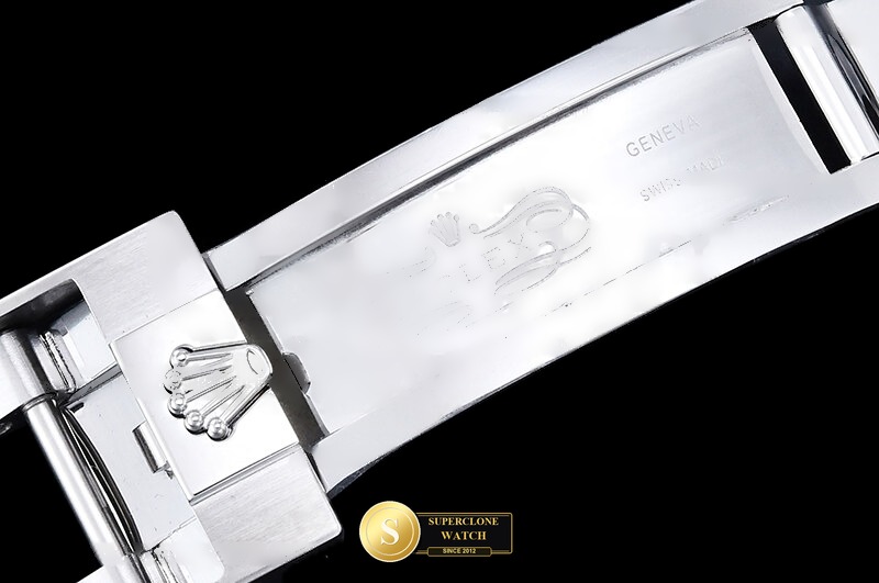 Rolex Ref. 126619LB QF - On-Wrist Presence & Case Thickness View (Photo 15 of 34)