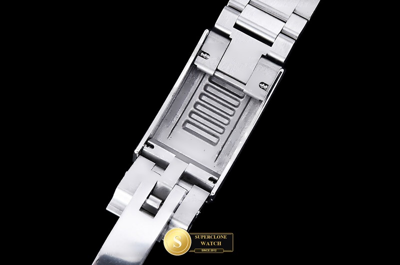 Rolex Ref. 126619LB QF - Crown Guard & Dial Lume Verification (Photo 16 of 34)