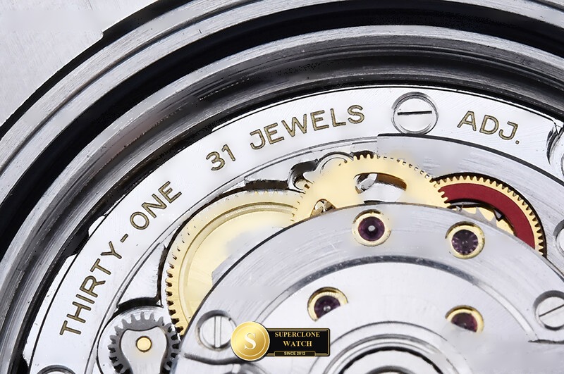 Rolex Ref. 126619LB QF - On-Wrist Presence & Case Thickness View (Photo 25 of 34)