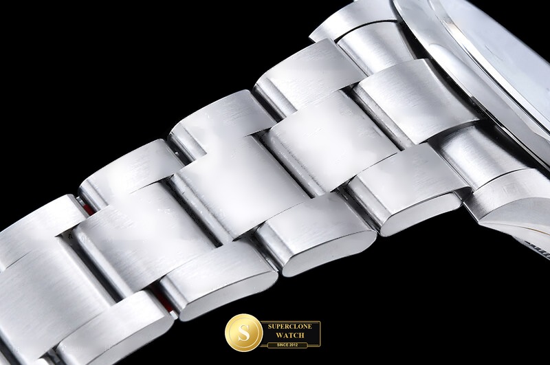 Rolex Ref. ROYP052B VSF - Crown Guard & Dial Lume Verification (Photo 14 of 28)