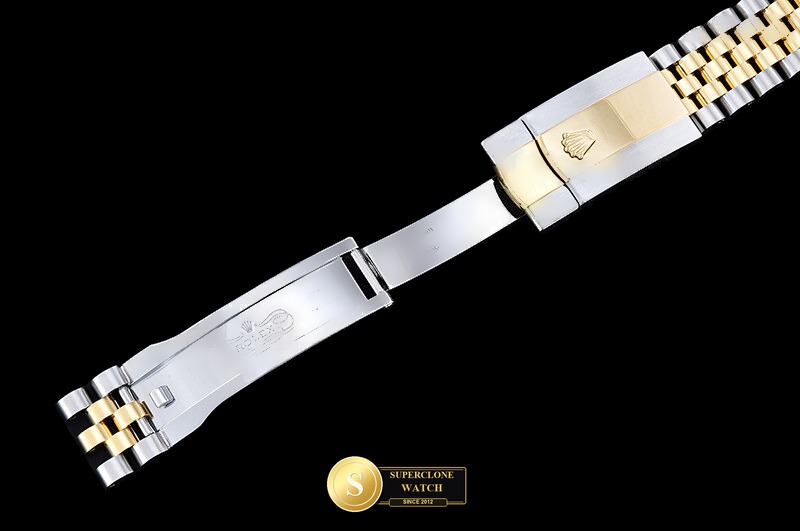 Rolex Ref. R2DJ0516D CLEAN PLUS - On-Wrist Presence & Case Thickness View (Photo 11 of 29)
