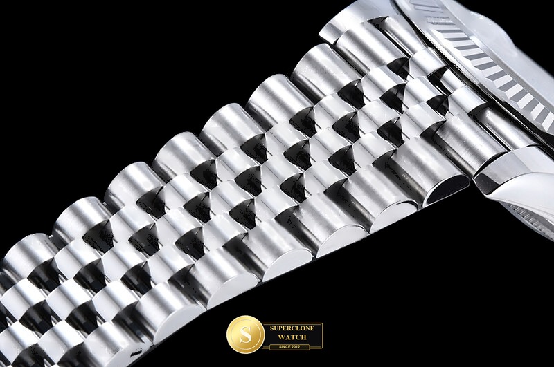 Rolex Ref. R2DJ0521A CLEAN PLUS - Crown Guard & Dial Lume Verification (Photo 12 of 24)