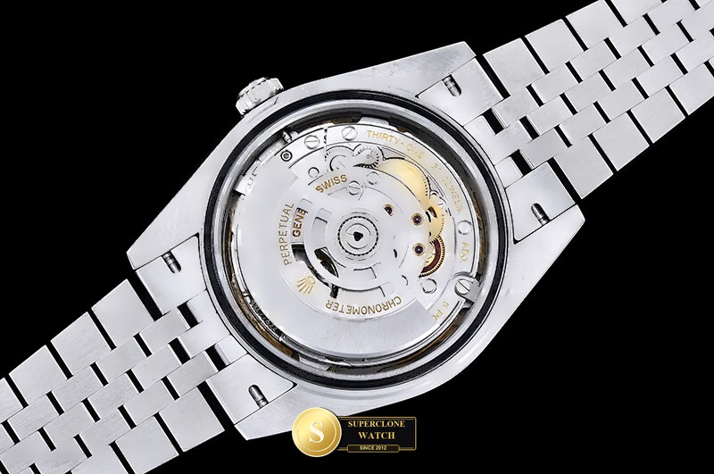 Rolex Ref. R2DJ0521A CLEAN PLUS - On-Wrist Presence & Case Thickness View (Photo 15 of 24)