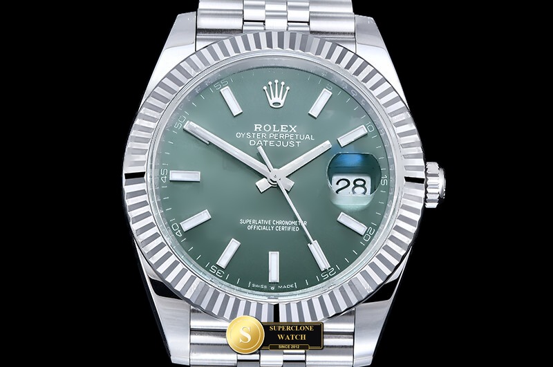 Rolex Ref. R2DJ0521D CLEAN PLUS - Clasp & Solid 904L Bracelet Detail (Photo 3 of 28)