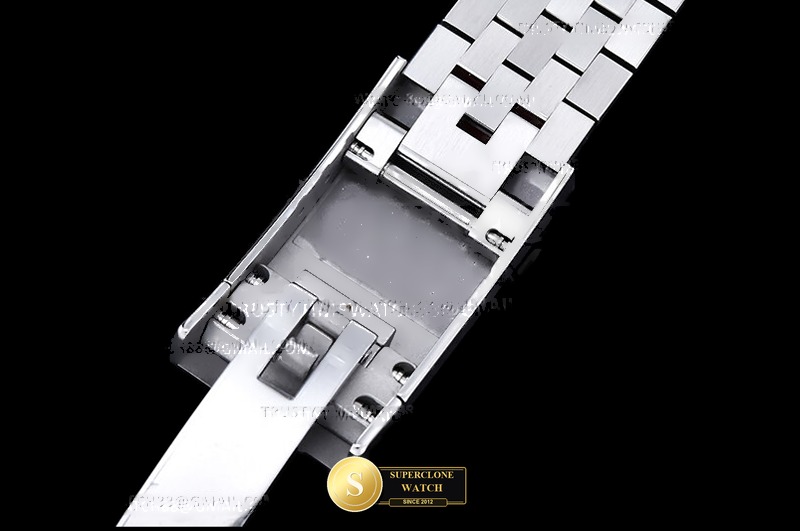 Rolex Ref. R2DJ0521I CLEAN PLUS - On-Wrist Presence & Case Thickness View (Photo 13 of 27)