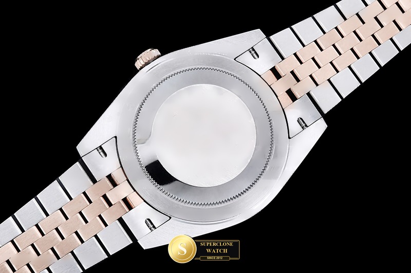 Rolex Ref. R2DJ0522D CLEAN PLUS - On-Wrist Presence & Case Thickness View (Photo 17 of 29)