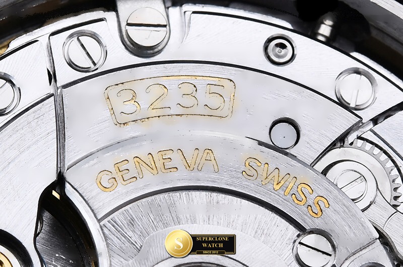 Rolex Ref. R2DJ0522D CLEAN PLUS - On-Wrist Presence & Case Thickness View (Photo 21 of 29)