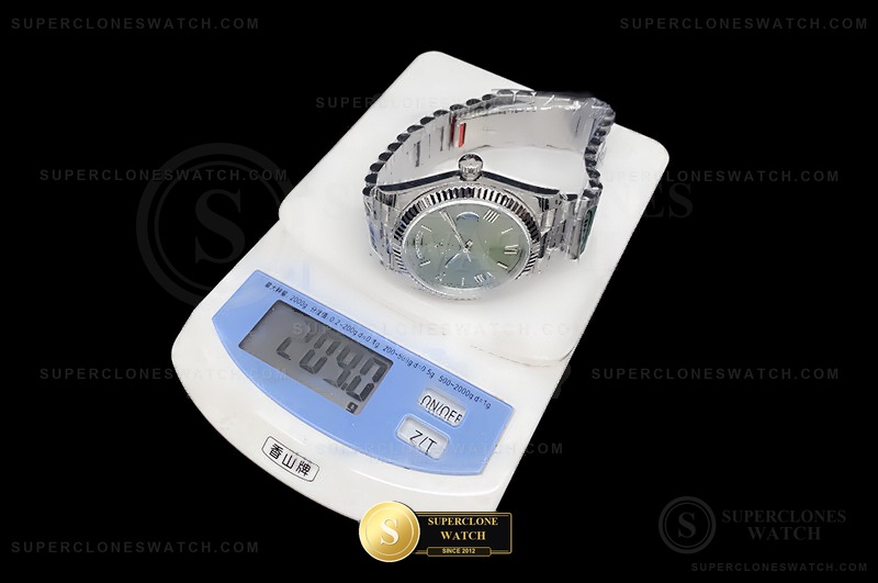 Rolex Ref. RDD0389F TM - On-Wrist Presence & Case Thickness View (Photo 31 of 31)