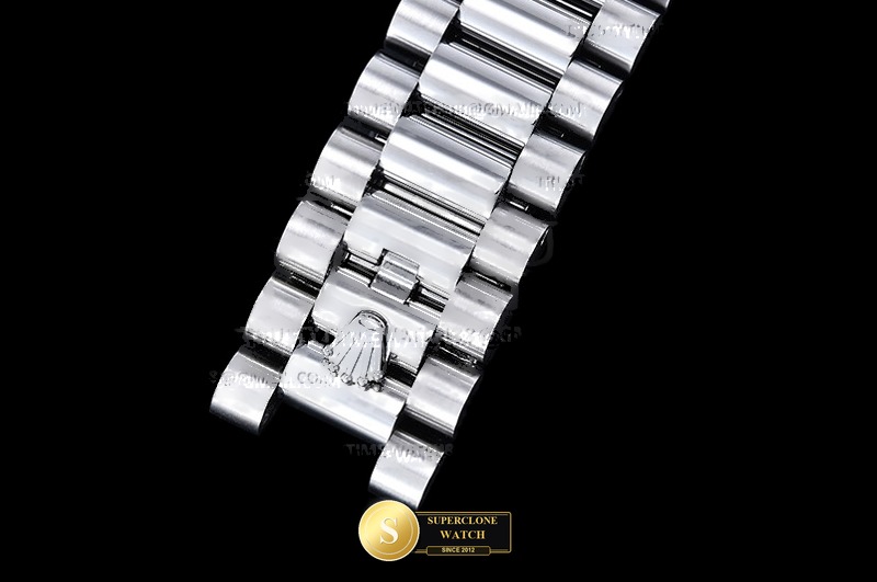 Rolex Ref. RDD0390B TM - On-Wrist Presence & Case Thickness View (Photo 13 of 31)