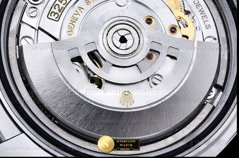 Rolex Ref. RDD0390B TM - On-Wrist Presence & Case Thickness View (Photo 19 of 31)