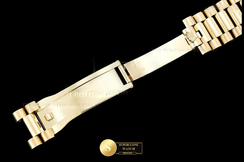 Rolex Ref. RDD0395K TM - On-Wrist Presence & Case Thickness View (Photo 11 of 31)