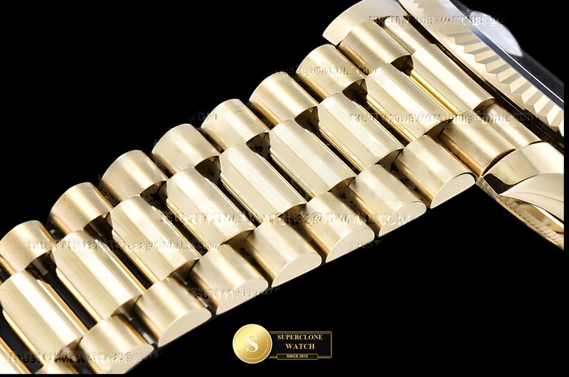 Rolex Ref. RDD0395K TM - On-Wrist Presence & Case Thickness View (Photo 13 of 31)