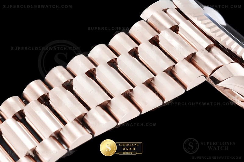 Rolex Ref. RDD0398B TM - On-Wrist Presence & Case Thickness View (Photo 13 of 31)