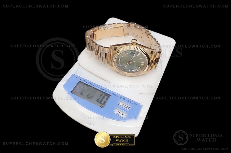 Rolex Ref. RDD0402N EWE - On-Wrist Presence & Case Thickness View (Photo 31 of 31)