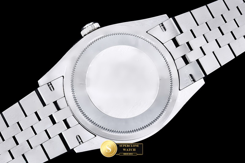 Rolex Ref. RDJ0480C CLEAN PLUS - On-Wrist Presence & Case Thickness View (Photo 17 of 28)