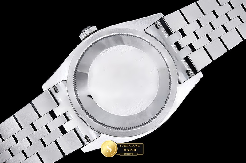 Rolex Ref. 116234 JR - On-Wrist Presence & Case Thickness View (Photo 17 of 27)