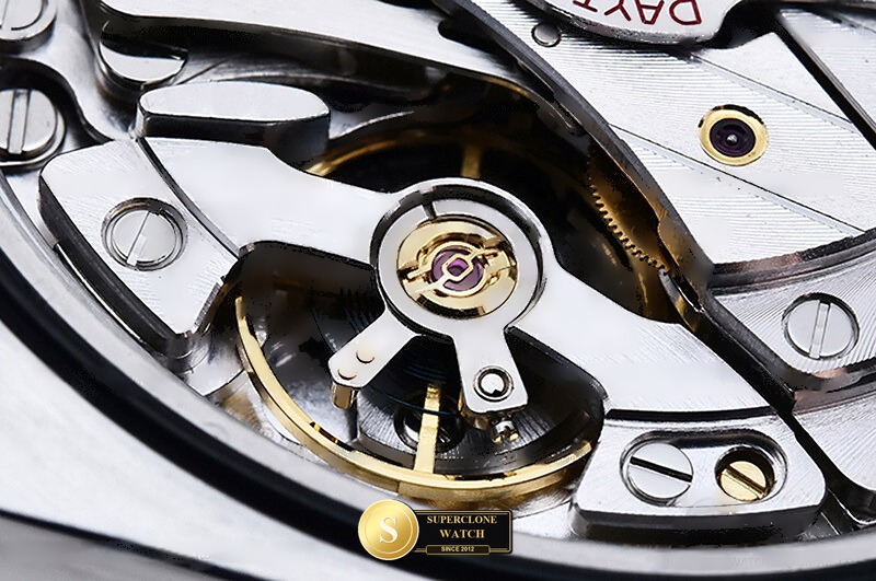 Rolex Ref. 126519 CLEAN PLUS - Crown Guard & Dial Lume Verification (Photo 30 of 34)
