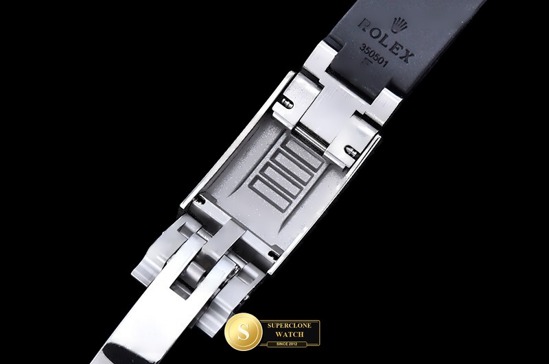 Rolex Ref. 126519 RWF - On-Wrist Presence & Case Thickness View (Photo 15 of 33)