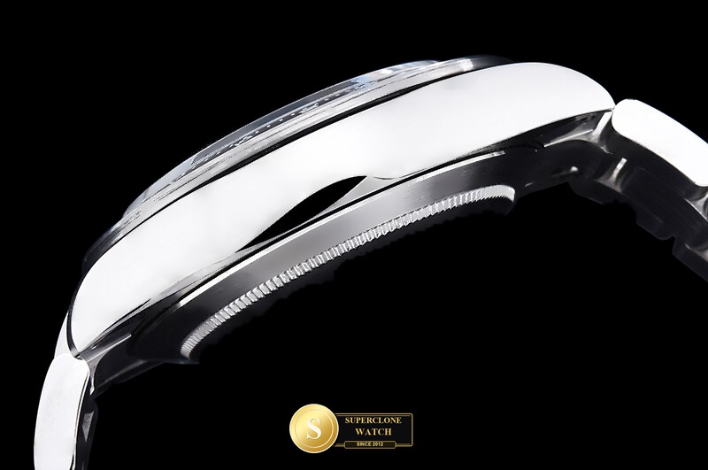 Rolex Ref. ROLDYT0814B PMS - On-Wrist Presence & Case Thickness View (Photo 17 of 29)
